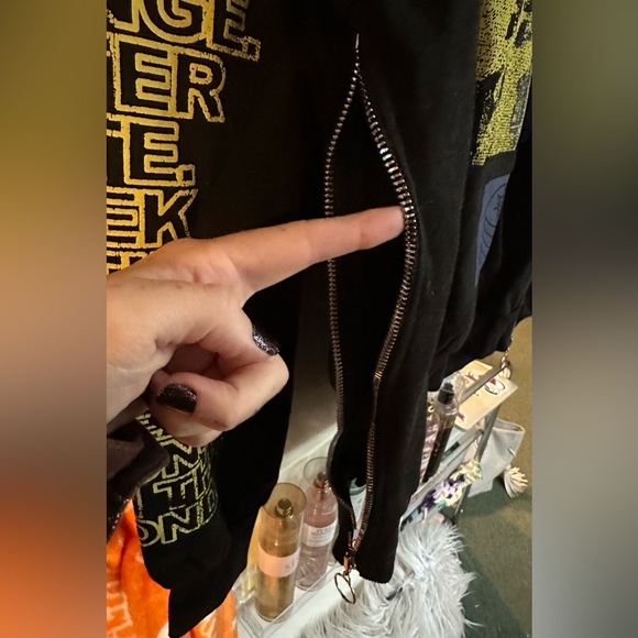 ✨NWT urban outfitters sweatshirt - Picture 7 of 8